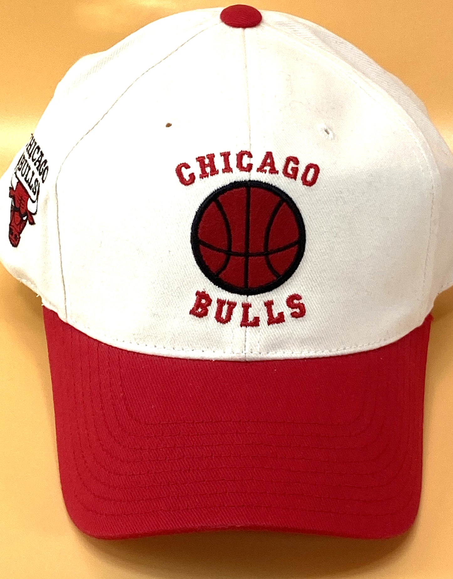 Chicago Bulls Vintage NBA White With "Basketball" Cap by Annco