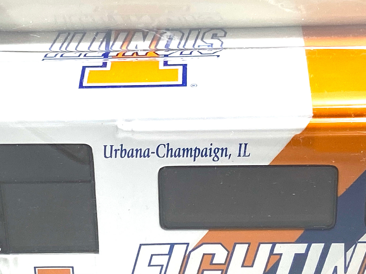 Illinois Fighting Illini Vintage 2001 NCAA 1:43 Winnebago by White Rose Collectibles