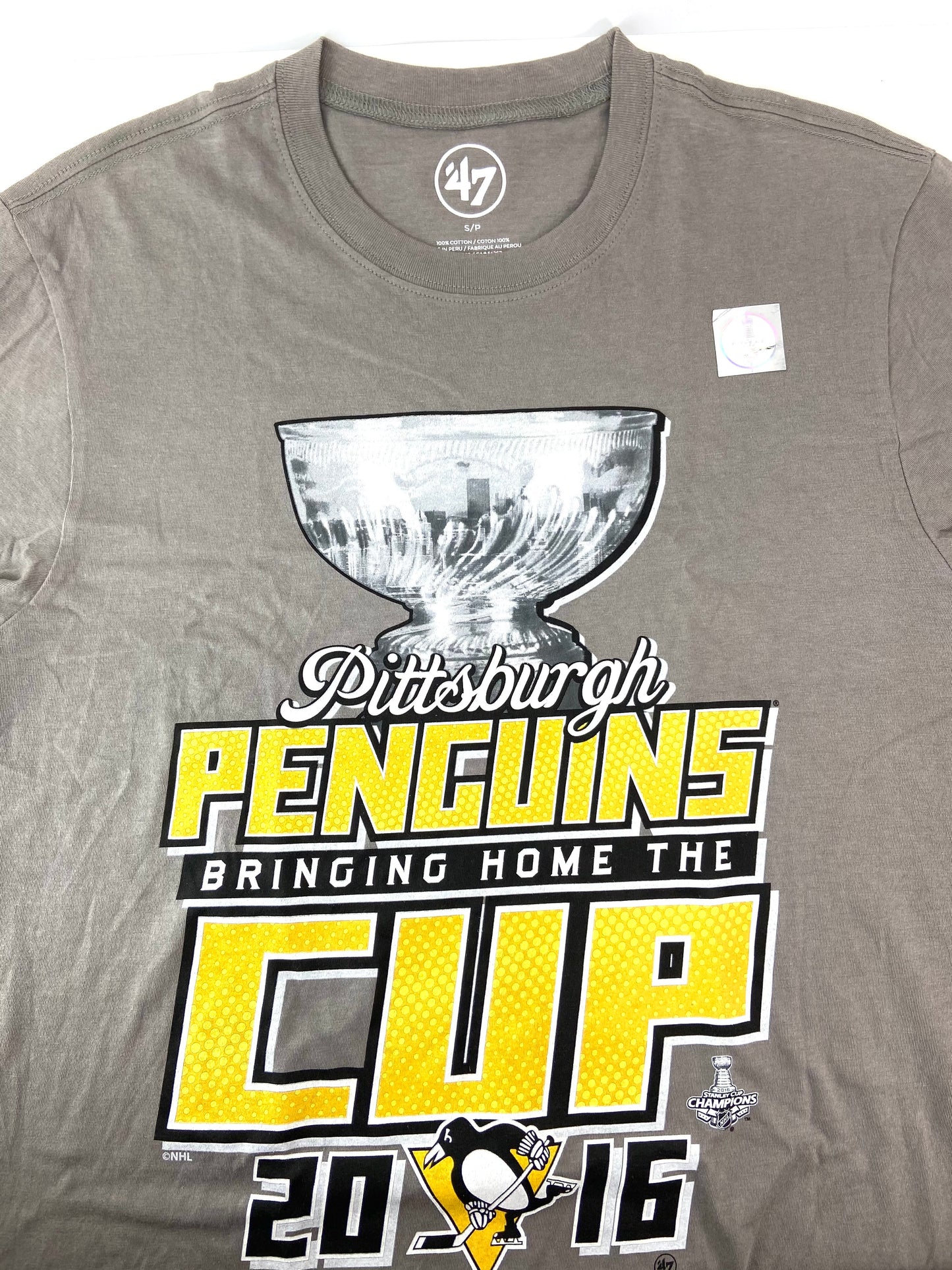 Pittsburgh Penguins 2016 NHL "Bringing Home the Cup" Adult Small T-Shirt by '47 Brand