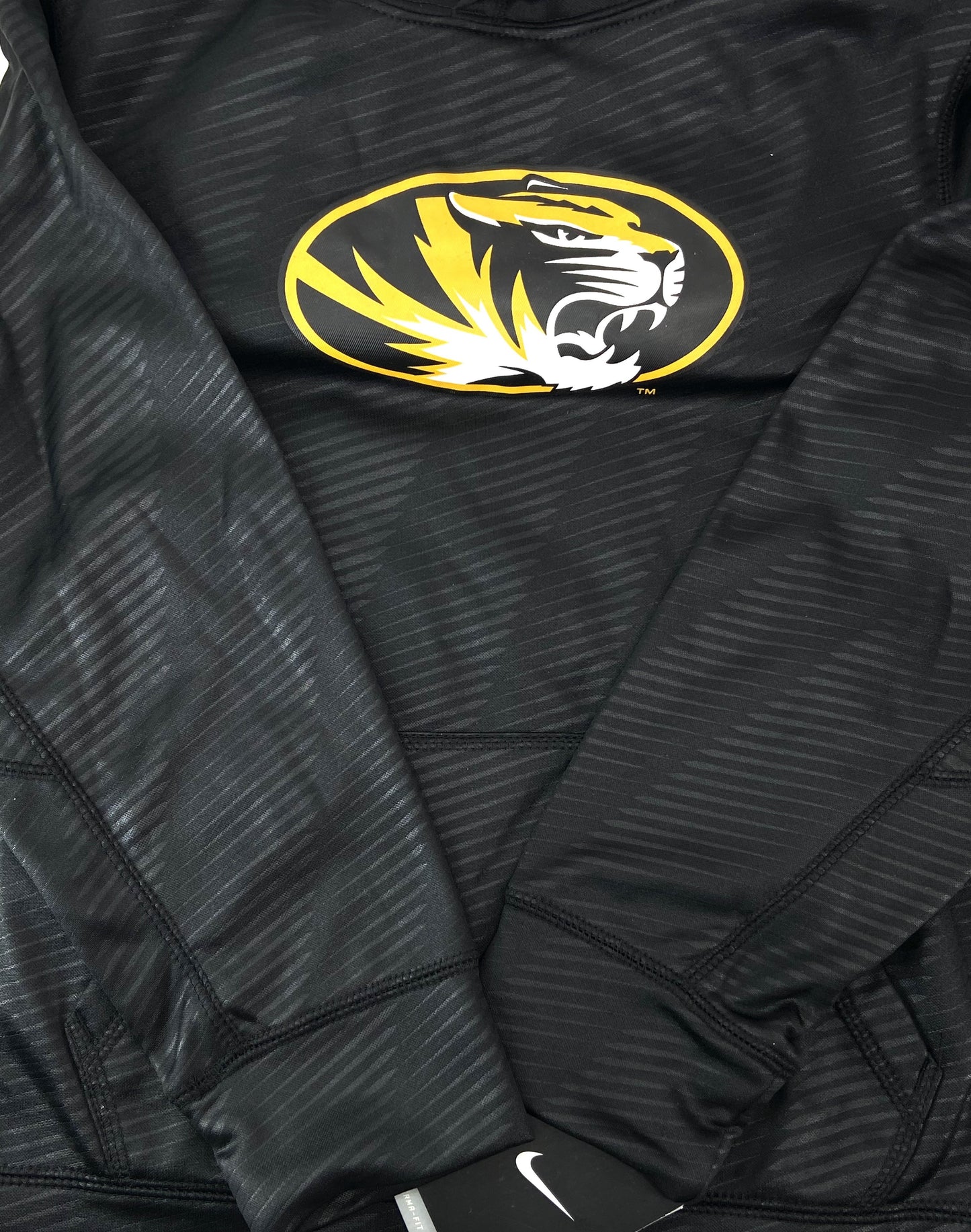 Missouri Tigers NCAA Black Therma-Fit Hooded Youth Med. Sweatshirt Top