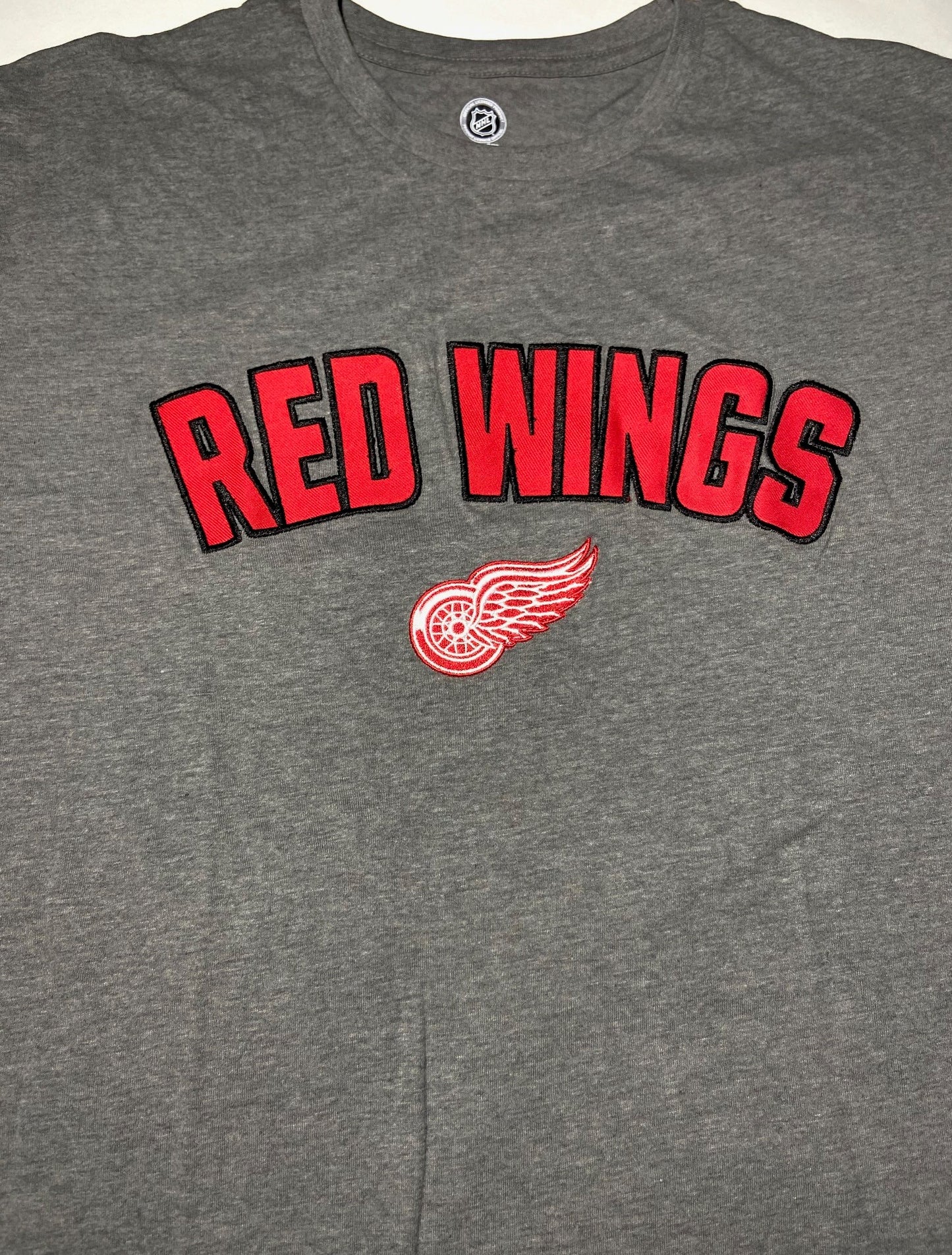 Detroit Red Wings 2016 NHL Embroidered Adult XL Gray T-Shirt by NHL