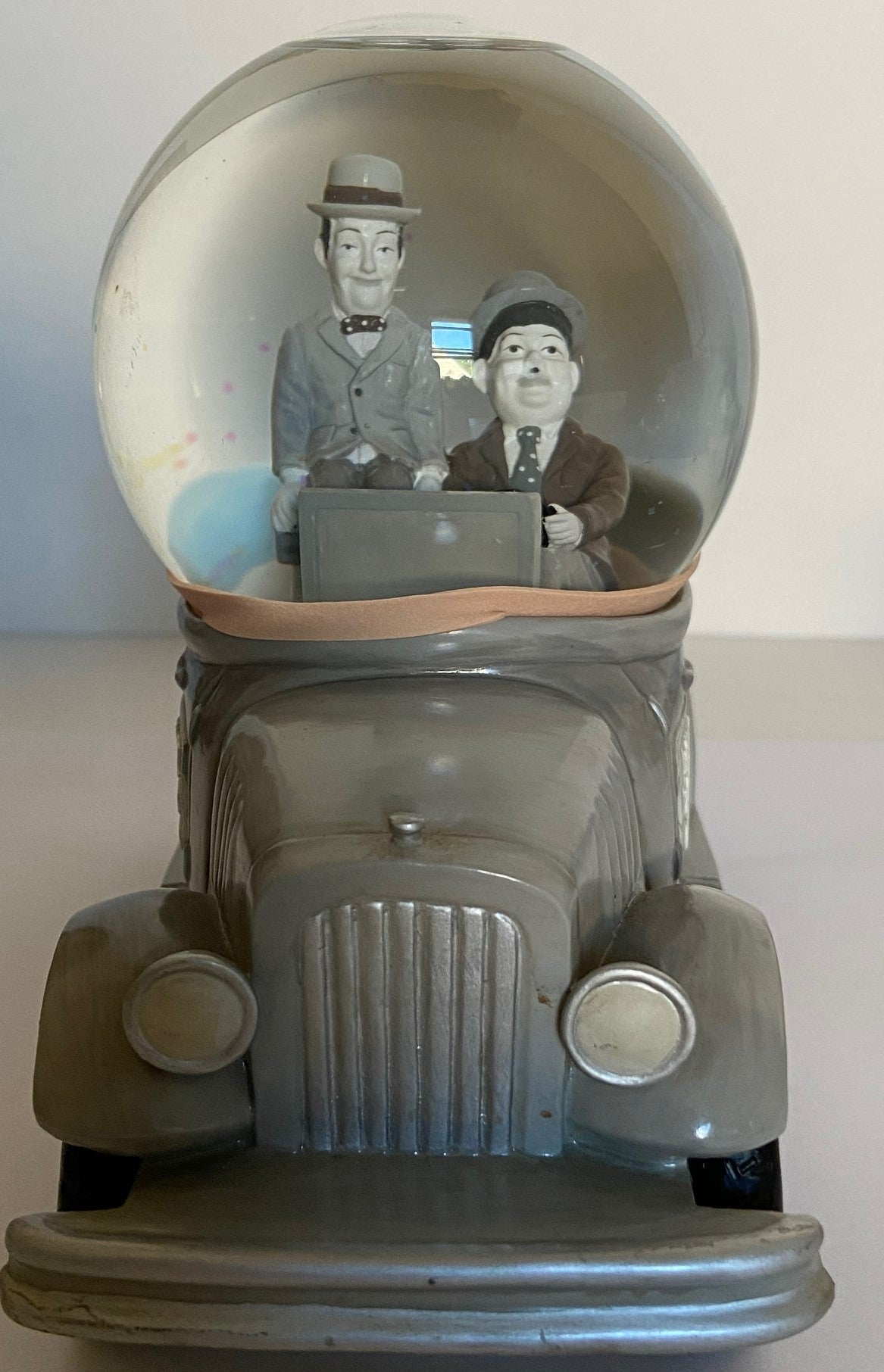 Laurel & Hardy 2000 B&W Snow globe/Music Box Automobile (Used) by Westland Giftware